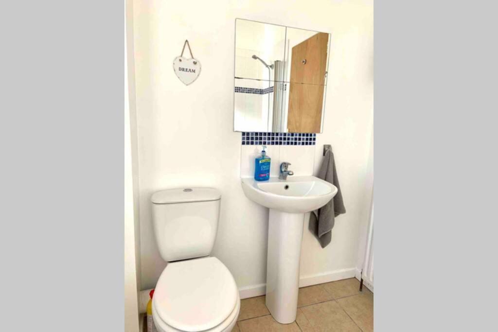 Apartment Flat 5 Eia House *