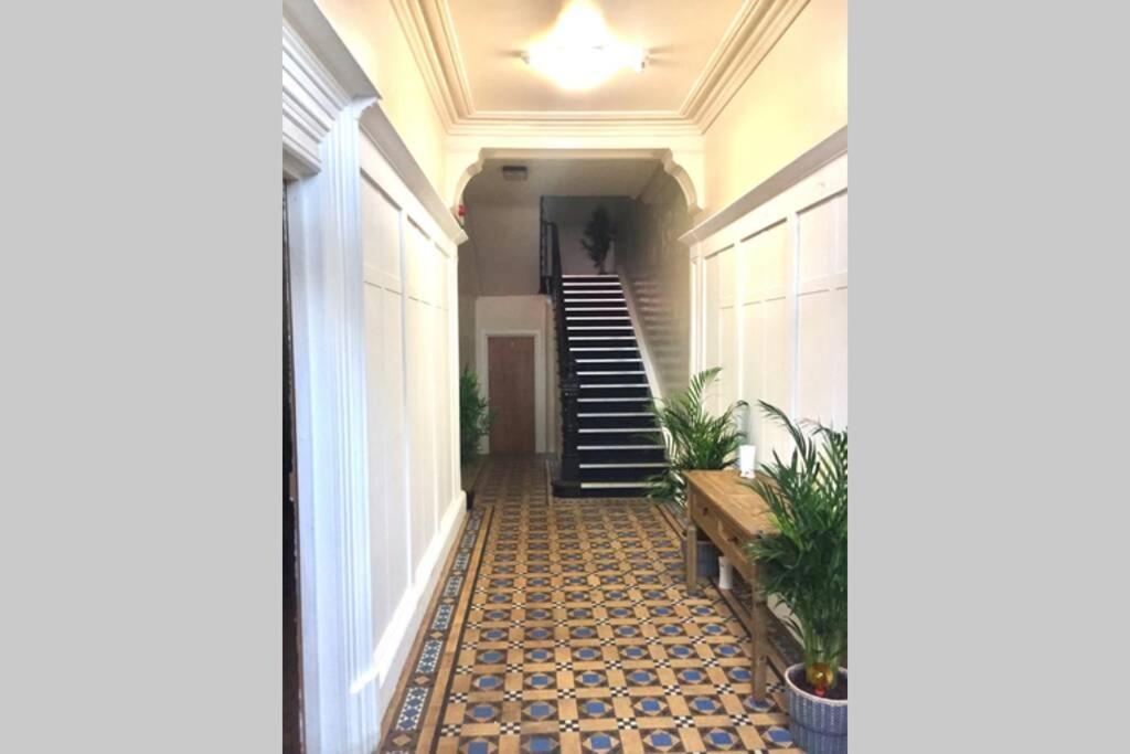 Flat 5 Eia House * Belfast